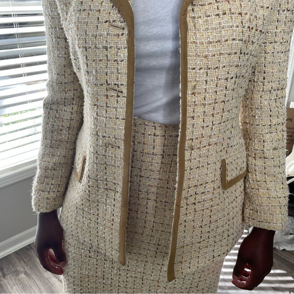Oscar de la Renta Vintage Tweed Blazer and Pencil Skirt Suit - Picture 5 of 15